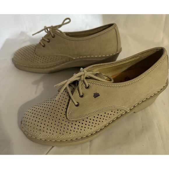 Perforated Beige Women's Lace-Up Shoes - Picture 6 of 11